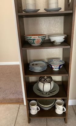 Small shelf dresser