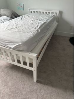 White twin bed frame
