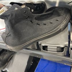 Converse 7.5 black Barely Used 