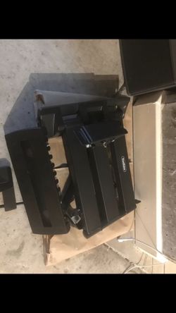 VonHaus full motion tv mount with glass shelf