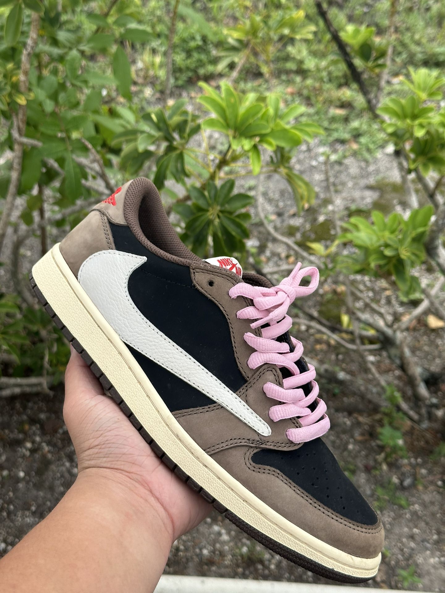 Travis Scott Jordan 1 Low Mocha