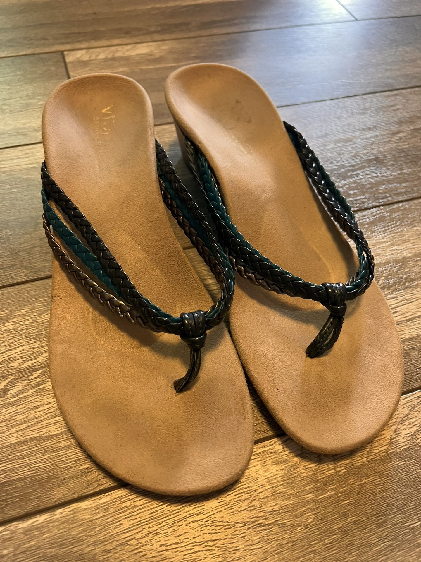 Vionic Women’s 8 Wedges