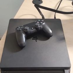 Ps4 Slim 1TB.