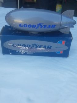 AVON GOODYEAR BLIMP EVEREST AFTER SHAVE