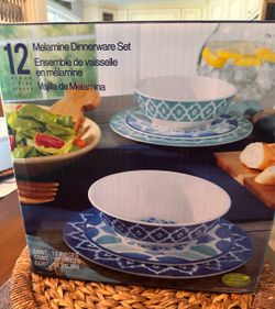 Outdoor dishes new in box