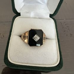 Men's 14kt Gold Center Diamond Ring