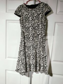 Women's dress size 6
