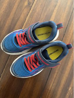 Used Skechers Kids Sneakers – Size 13