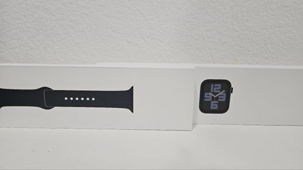 Apple Watch SE2 44mm GPS Midnight for Sale in Anaheim, CA - OfferUp