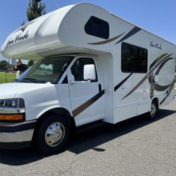 2018 THOR Rv Four Winds 22 Ft low, Miles