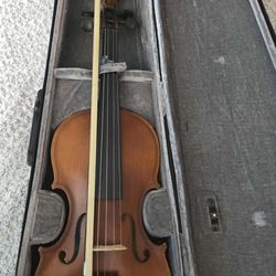 VIOLIN 4/4 $69 OBO 
