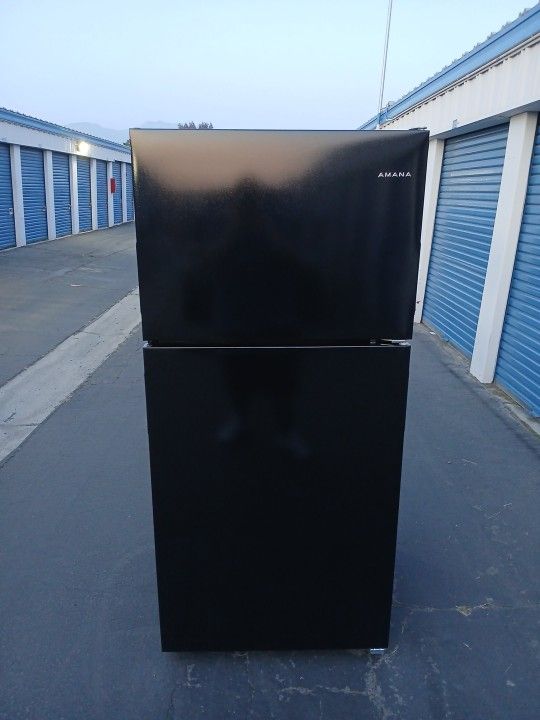 Black Refrigerator Like New