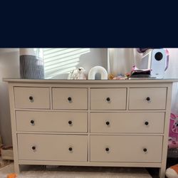 White/Cream Dresser