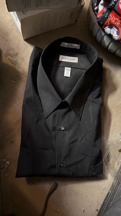 NEW  men’s long sleeve van heusen dress shirt