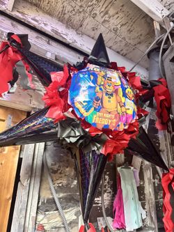 Five Nights At Freddys Bola Star Pinata