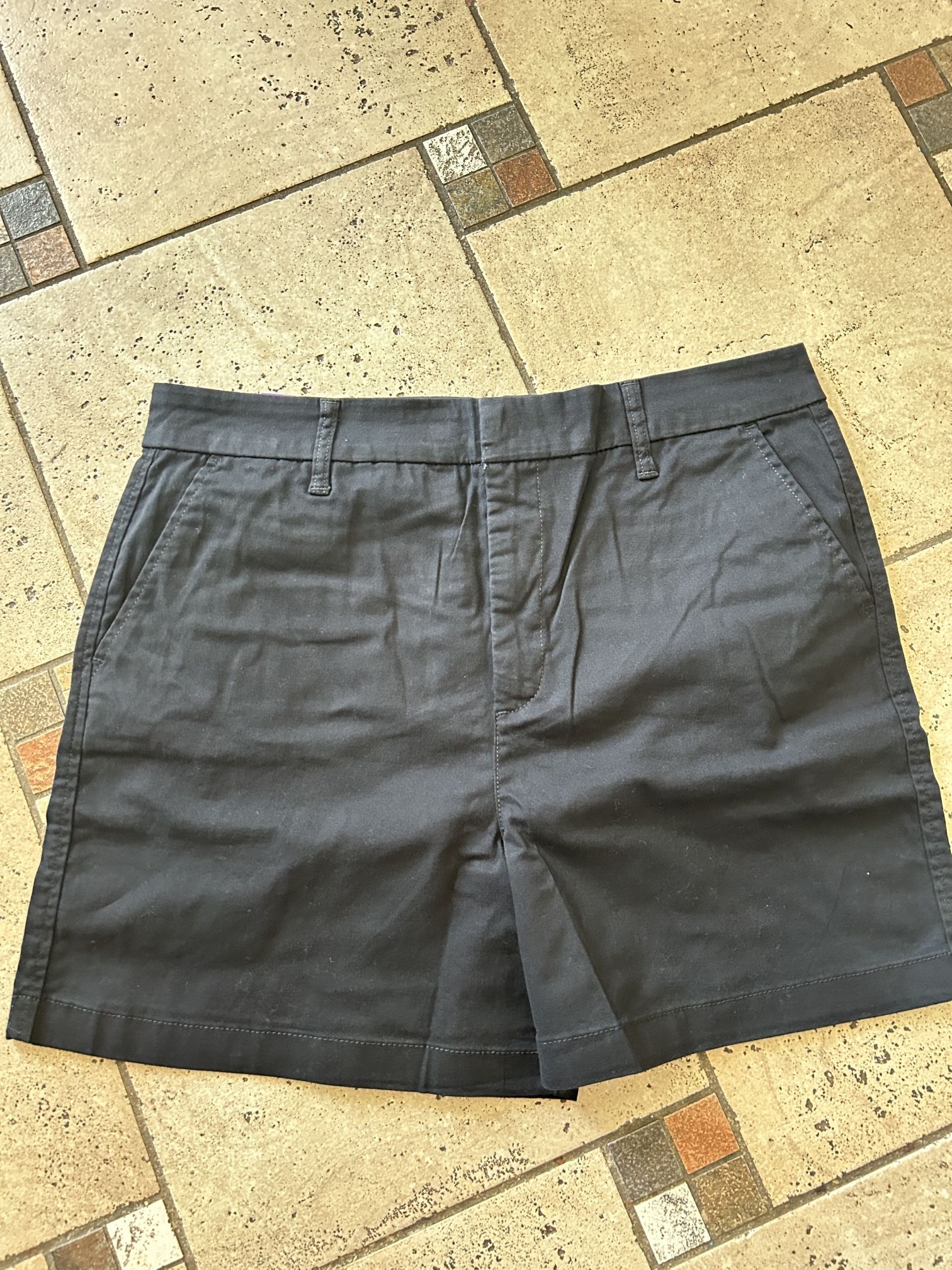 NWT Gloria Vanderbilt women chino shorts Size 14