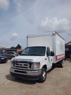 2022 Ford E450