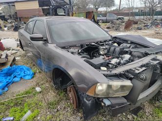 11-16 Dodge charger parts partout, bad engine good transmission 30 day warranty