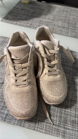 Tenis skechers  color beije