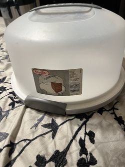Sterilite Cake Carrier