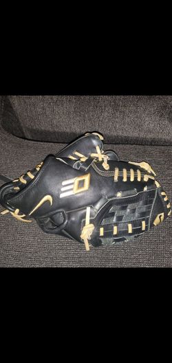 Left-handed Nike baseball glove