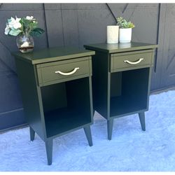 Gorgeous Green MCM Nightstands / Side Tables