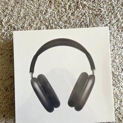 black AirPod Max