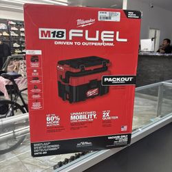 Milwaukee Pack out 2.5 Gal Wet/dry Vacuum