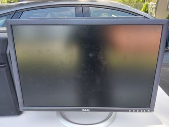 Two Dell 2405 FPW 24 inch wide screen 1920 x 1200 monitors X2
