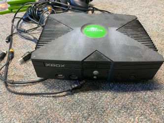 Xbox, 10 games, 3 controllers.