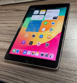Apple iPad 6th Generation 32GB Unlocked cellular & WiFi