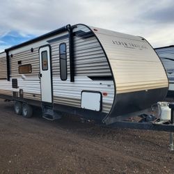 2021 Aspen Trail 26ft bunkhouse 5800 lb sleeps 10 with slide out