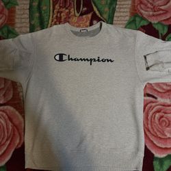 Champion Crewneck Sweatshirt!!