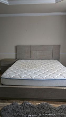 King bed set/with mattress/dresser