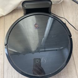 Eufy Robot Vacuum With Extra Accessories 