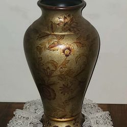 VINTAGE ORNATE VICTORIAN FOOTED BRONZE GOLD FLORAL FLOWER VASE