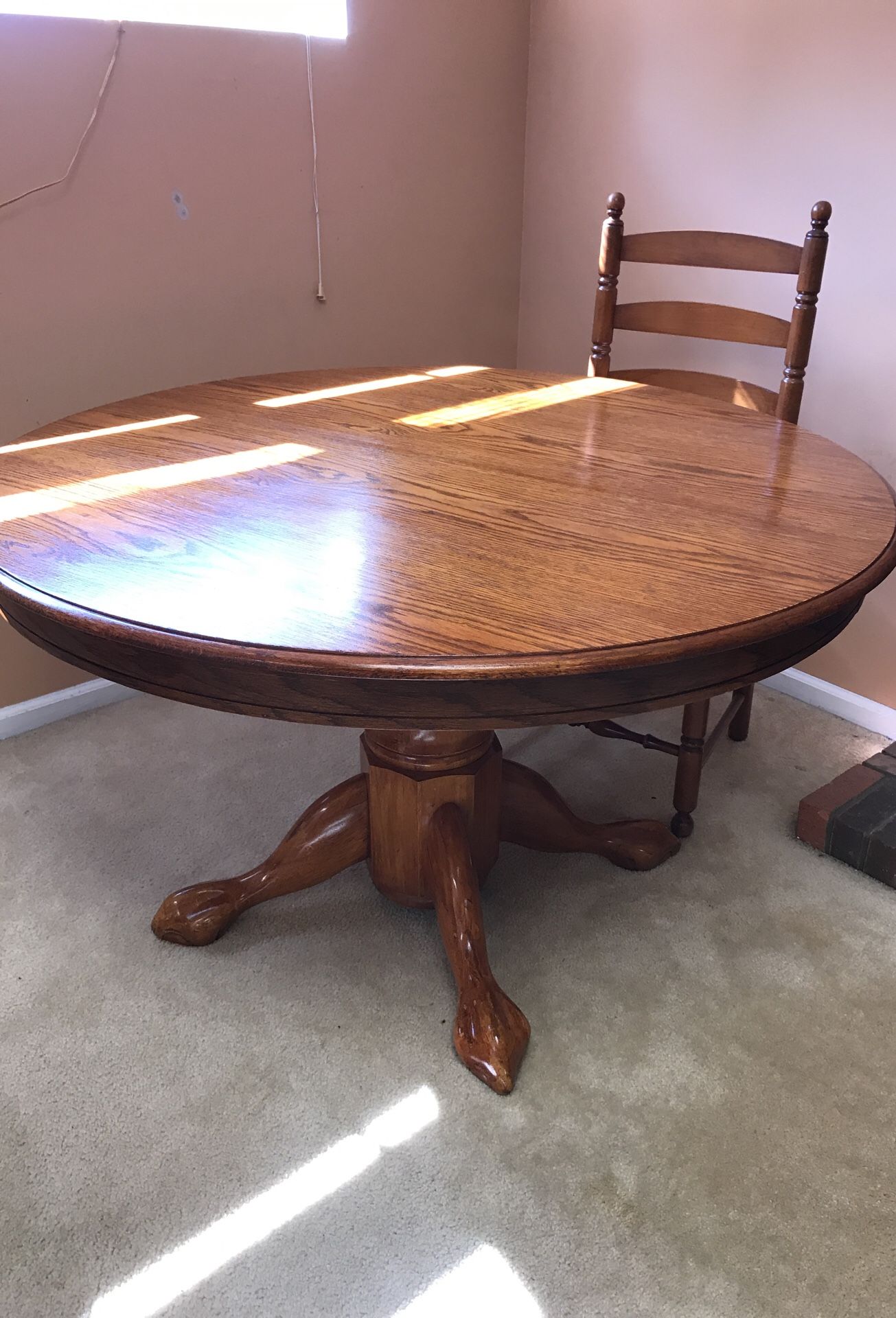 Claw foot oak circular kitchen table with 4 matching chairs