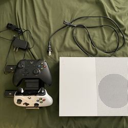 Xbox One S - White (Black controller was sold)