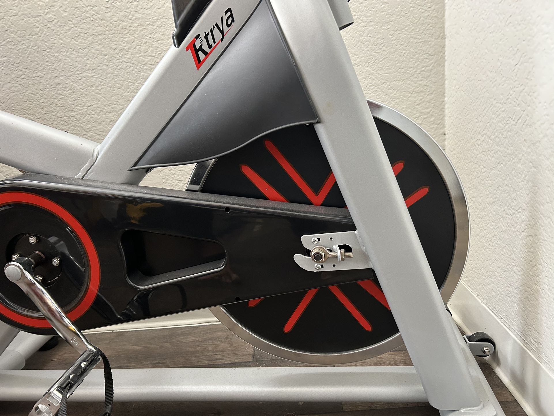 TRYA Indoor Cycling Bike Stationary Exercise Bike for Home Cardio Gym Workout Bike with 35 Lbs Flywheel Thickened Frame Upgraded Version Silver for Sale in Las Vegas NV OfferUp