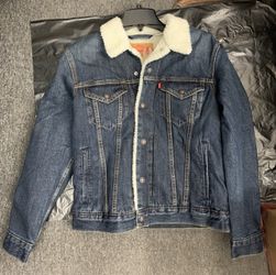 Levi’s men’s trucker jacket new
