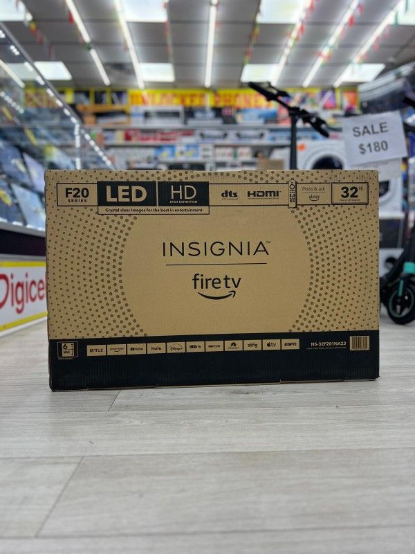 INSIGNIA 32" HD SMART TV