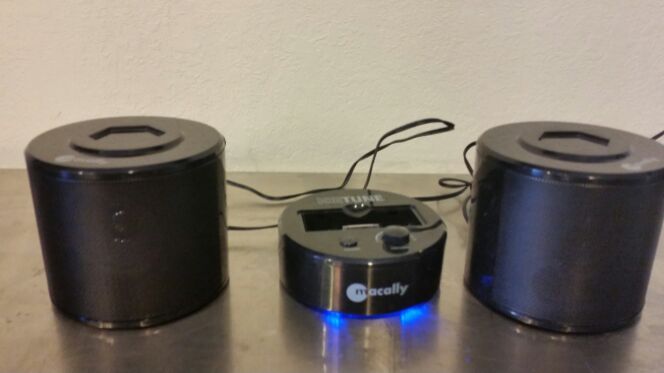 Macally Ice Tune Portable iPod Lighted Docking station and speakers