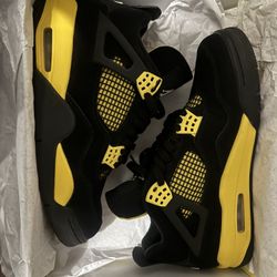 Jordan 4 Retro Thunder