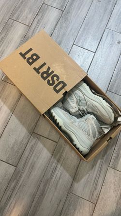 Yeezy DSRT Boot