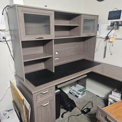 Office Desk with Hutch