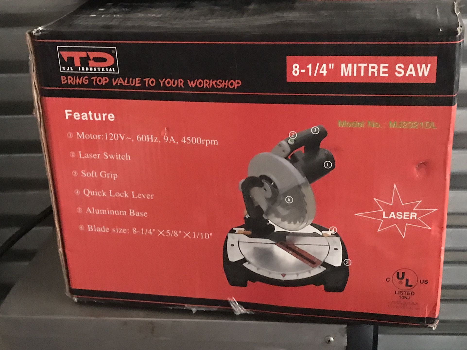 Saw. 8 1/4” Mitre Saw. New