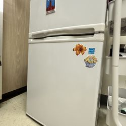 Danby Mini fridge For Sale $75