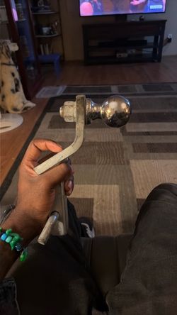 Ball hitch