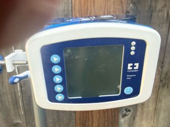 Feeding pump with pole clamp