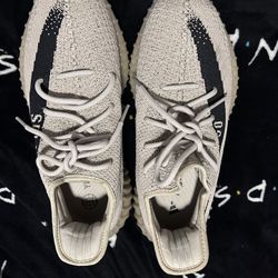 YEEZY BOOST V2 HP7870